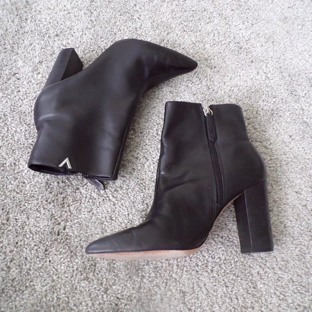Schutz Black leather ankle boots 40